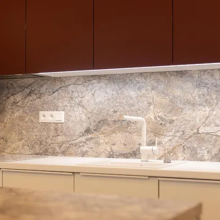 Grand - Luxury With Free Parking *