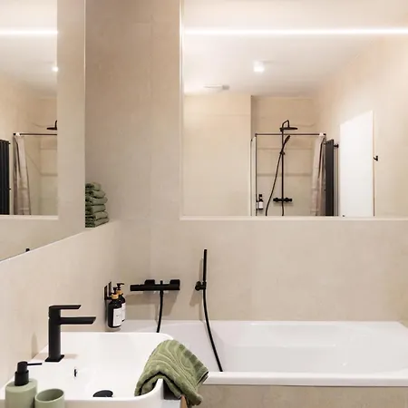 Grand - Luxury With Free Parking * Pressburg