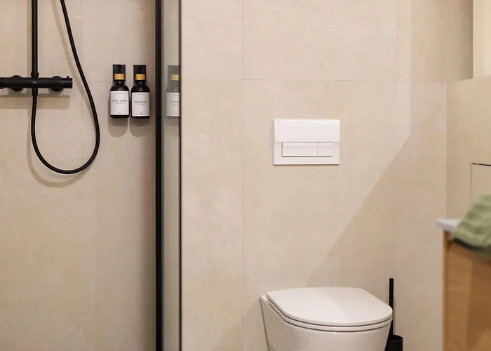 Grand - Luxury With Free Parking *