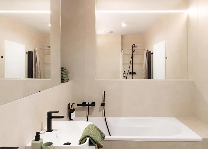 Grand - Luxury With Free Parking * Братислава